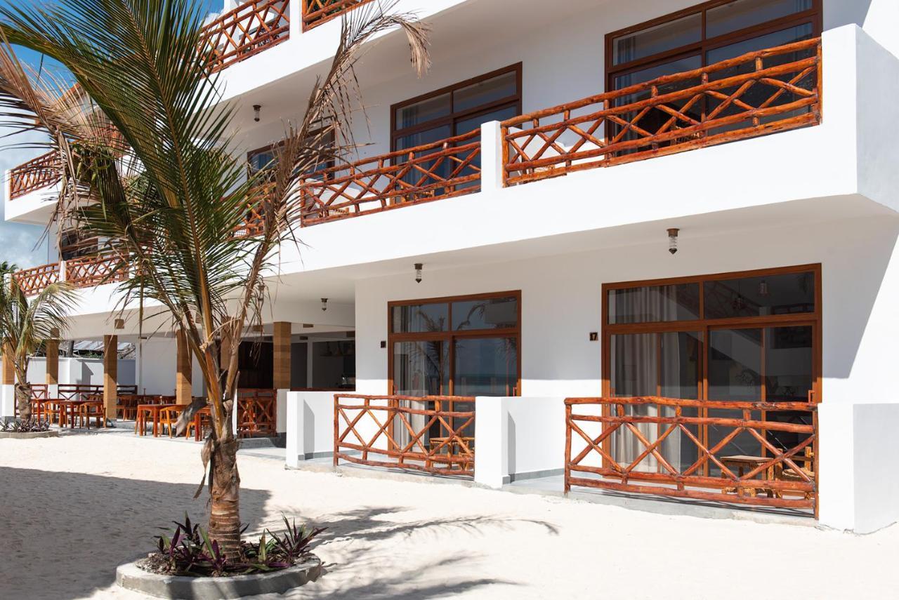 S&S Hotel Джамбиани Экстерьер фото