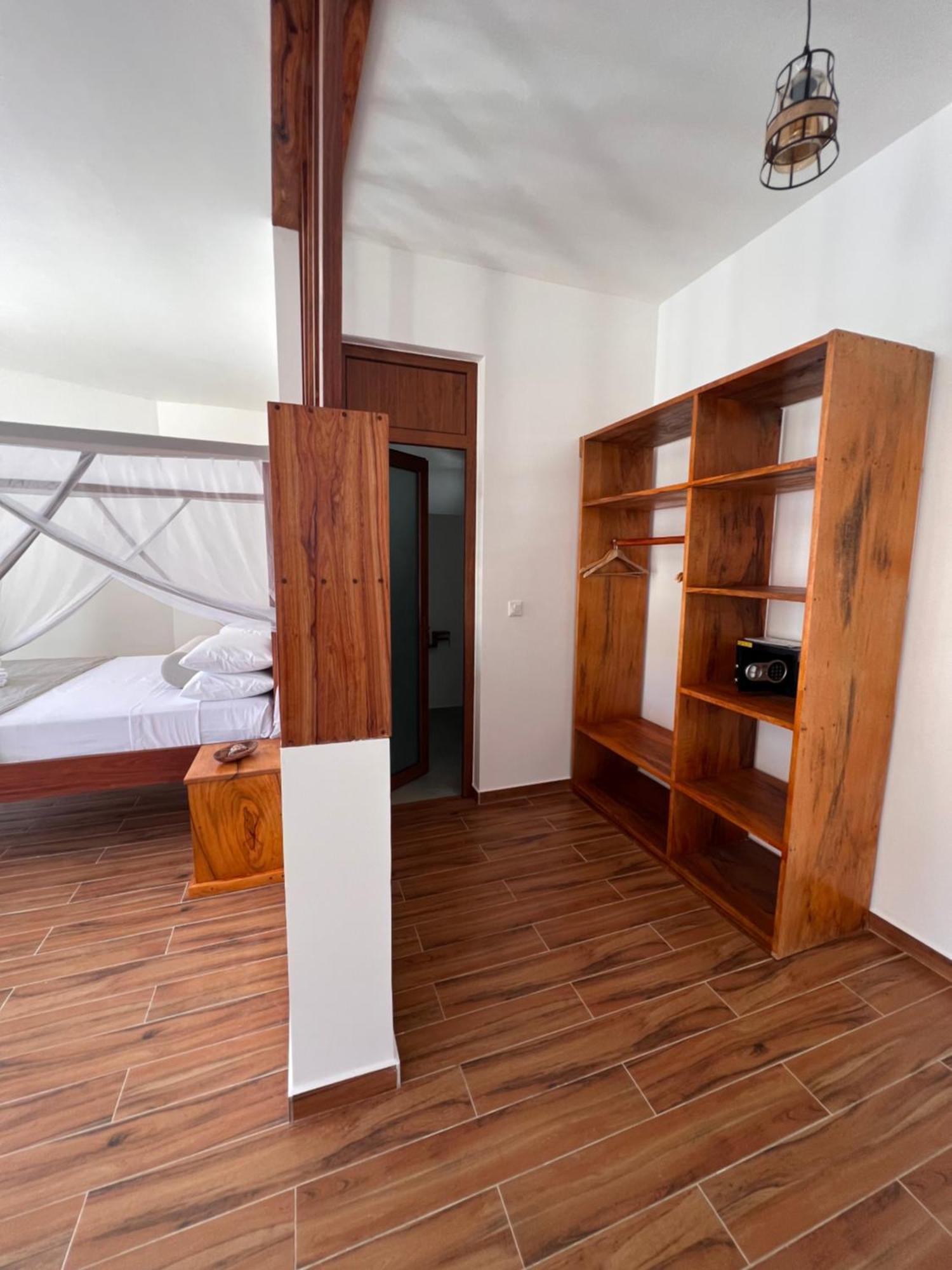 S&S Hotel Джамбиани Экстерьер фото